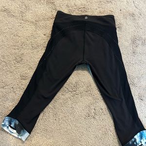Lululemon size 2 cropped leggings 21’